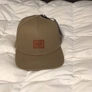 Hershel hat in color dried herb